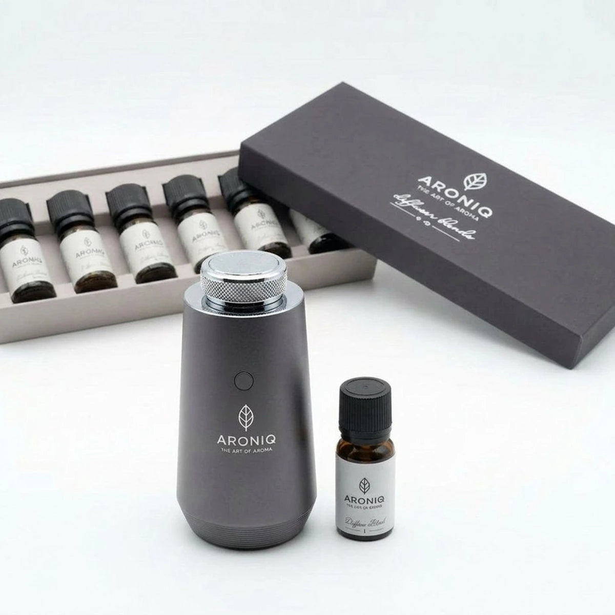 ARONIQ Cadeauset | Auto Geurverspreider met App + Etherische Oliën, Draadloos USB-C